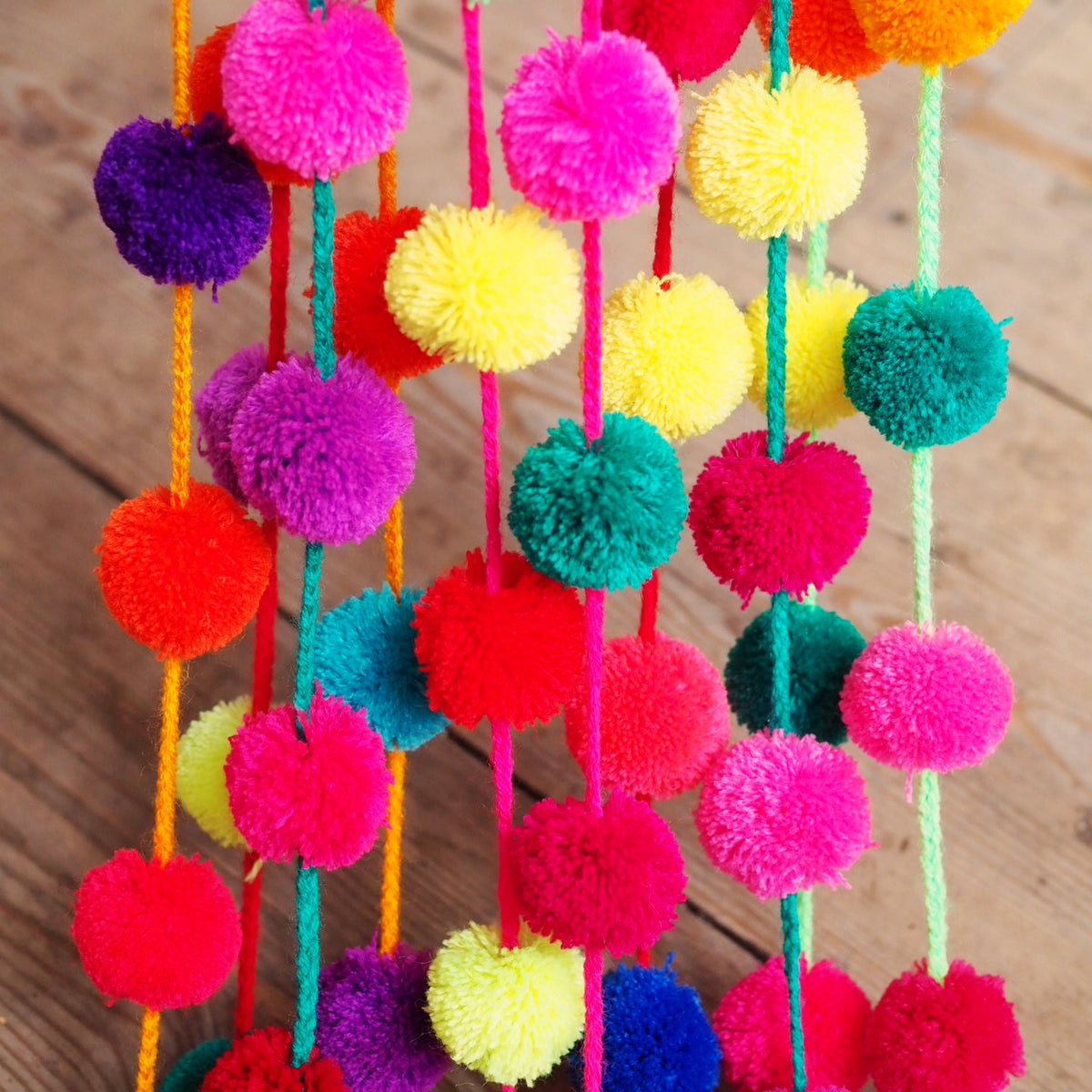 Pom Pom Garland  Hot Pink – Pigment